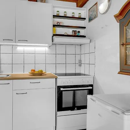 Semesterbostad 2 Bedroom Lovely In