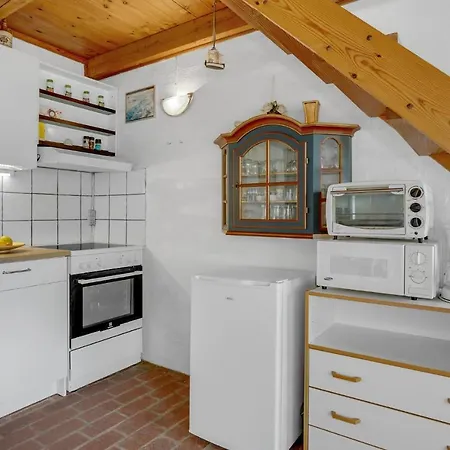 Semesterbostad 2 Bedroom Lovely In