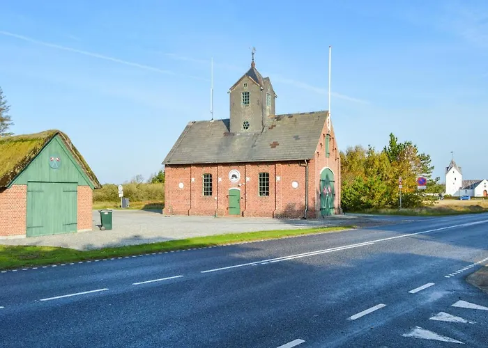 2 Bedroom Lovely In