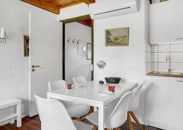 2 Bedroom Lovely In Casa de Férias